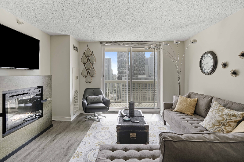Chicago Condo: 578 N State St