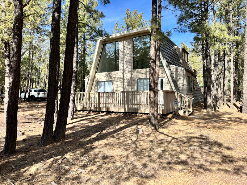 Lakeside House: 3380 W Timber Dr