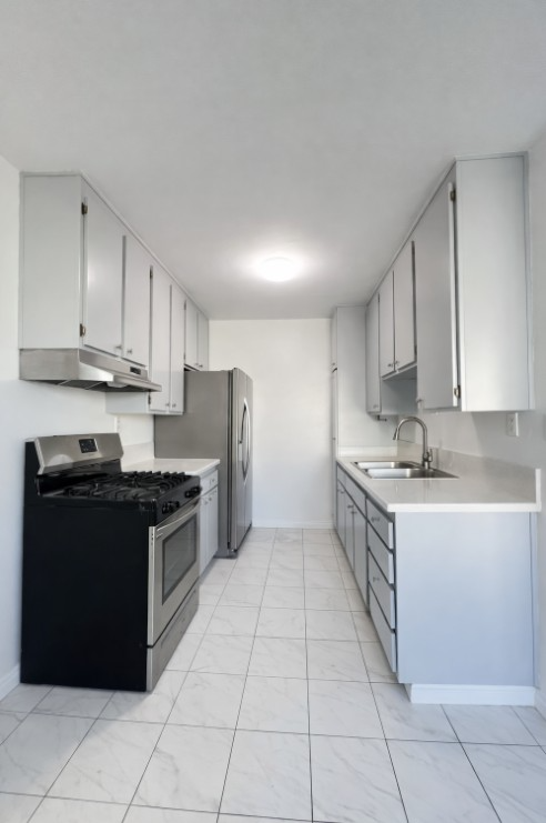 Van Nuys Apartment: 14650 Saticoy Street