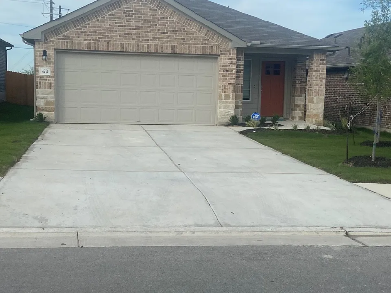 Kyle House: 473 Apache Plum Dr, Kyle, TX 78640