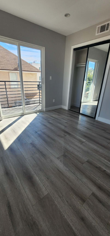 Los Angeles Townhome: 1238 N. Normandie Ave