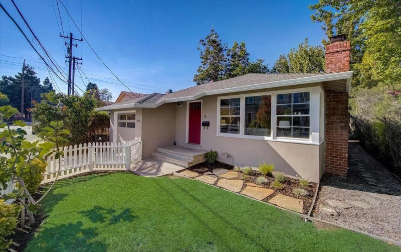 Mountain View House: 2052 Colony St