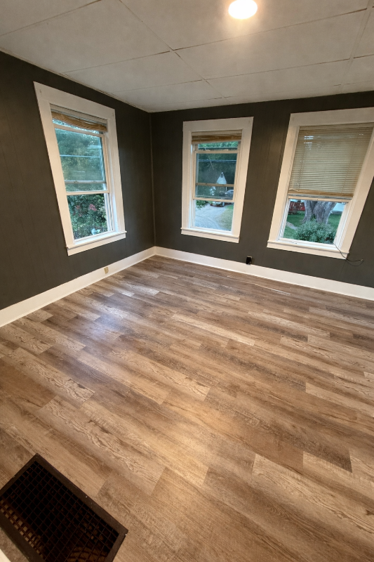 Farmington Apartment: 510 Main st