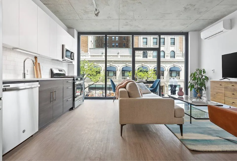 Chicago Condo: 4577 N Sheridan Rd