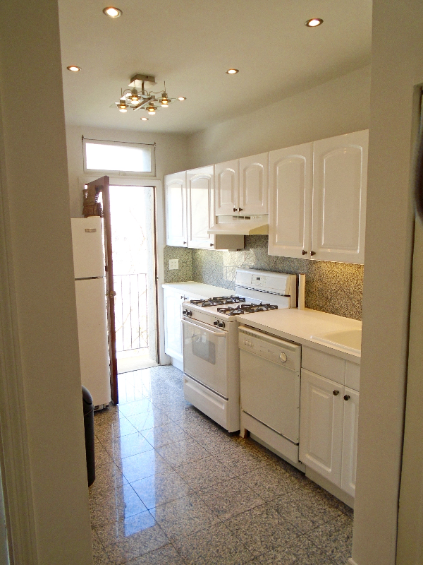 Ny Apartment: Fourth Avenue, Brooklyn, NY