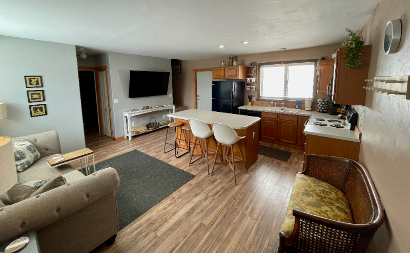 Butte Multiplex: 411 West Quartz Street