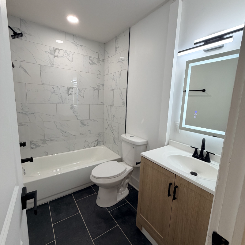 Atlanta House: 1338 Sharon St