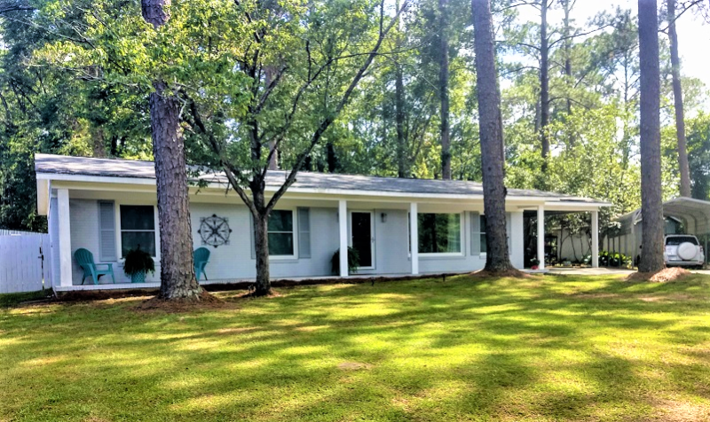 Statesboro House: 225 Circle Dr.