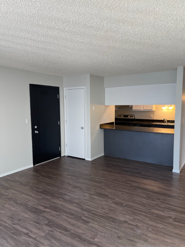 Iowa City Apartment: 633 S. Dodge