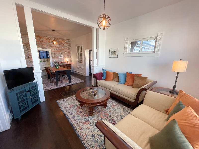 Anaconda House: 711 W 5th Street