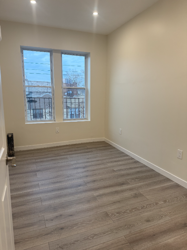 Bayside House: 199-14 32nd Ave