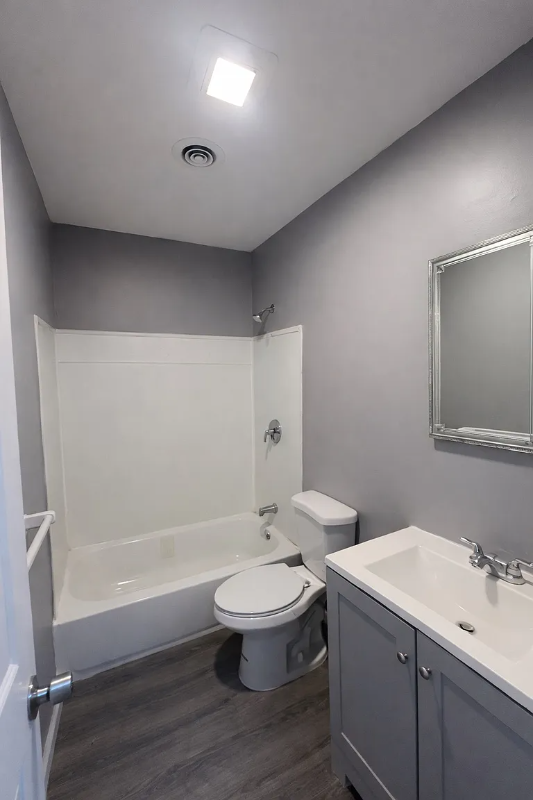 Saint Louis House: 3643 Elsa Ave Saint Ann, MO 63074