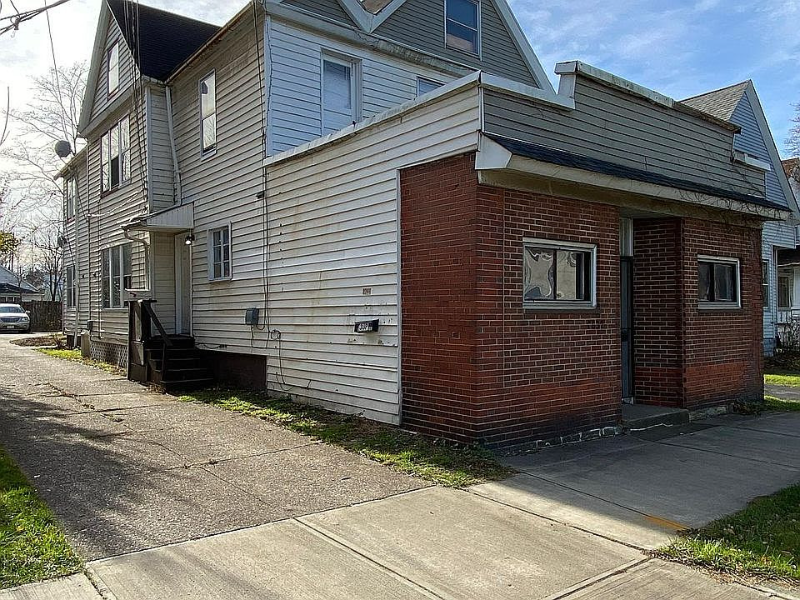 Cleveland Multiplex: 6632 Fleet Ave