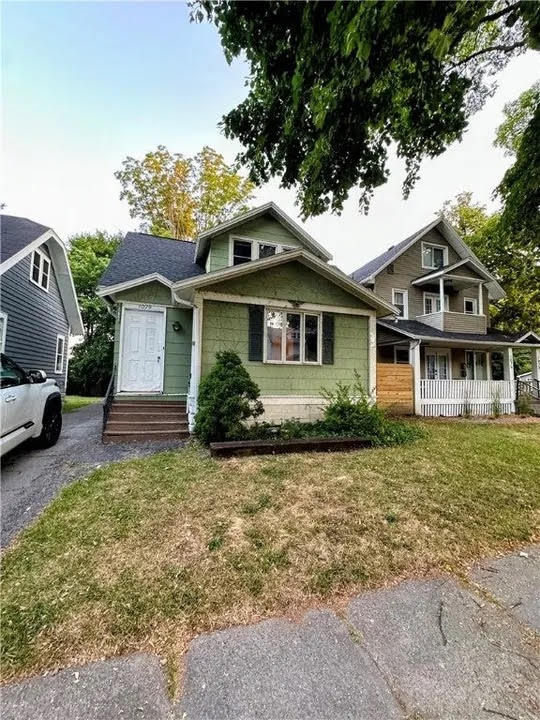 Rochester House: 1079 Garson Ave