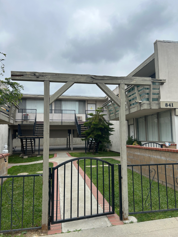 La Habra Apartment: 841 N Orange Street