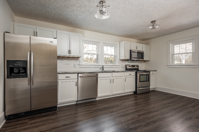 Floyds Knobs House: 6238 Saint Marys Rd