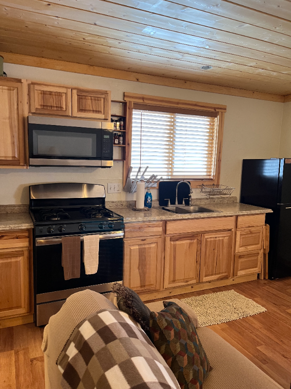 South Lake Tahoe Apartment: 4005 Cedar Ave.