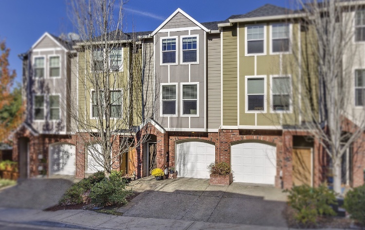 Portland Townhome: 9041 SW Rystadt Ln