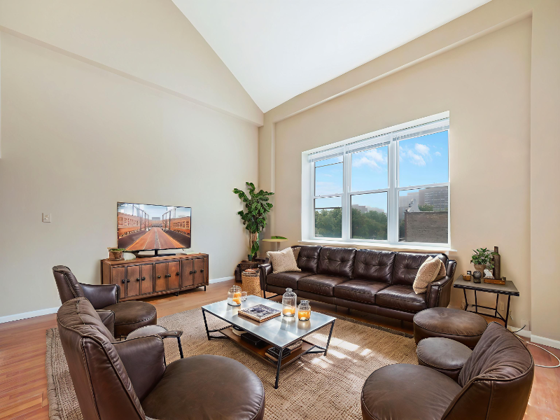 Chicago Condo: 4942 N Sheridan Rd