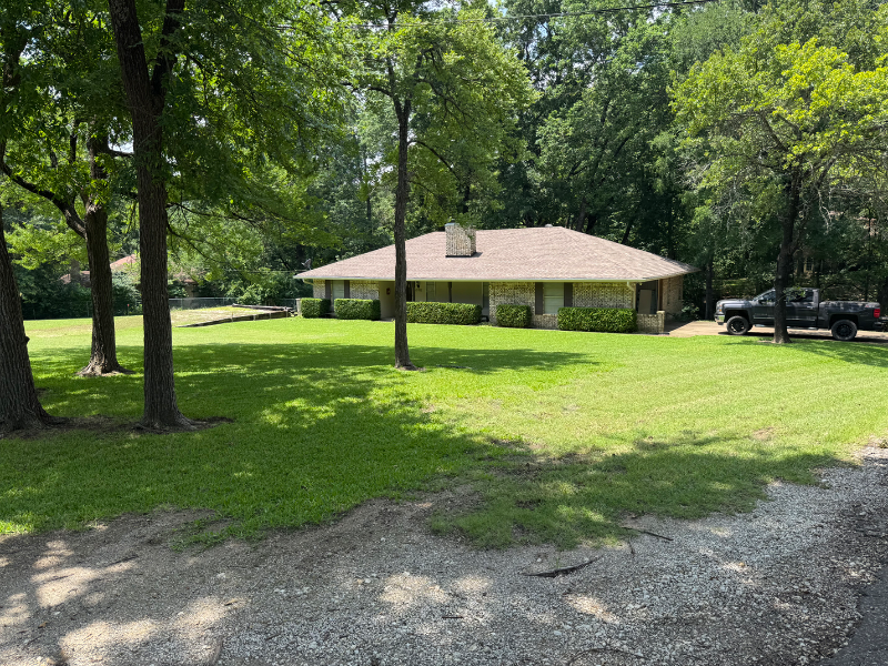 Kemp House: 15712 Top Ct