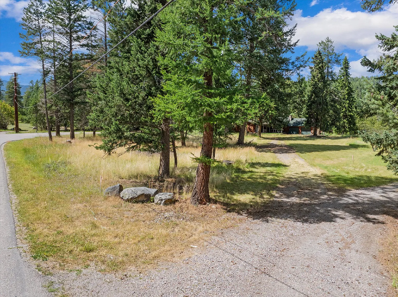 Lakeside House: 635 Blacktail Road