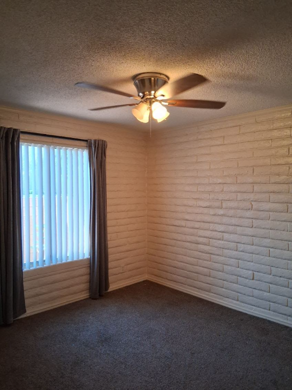 Mesa Multiplex: 1041 N Mesa Dr - E Frost Cir