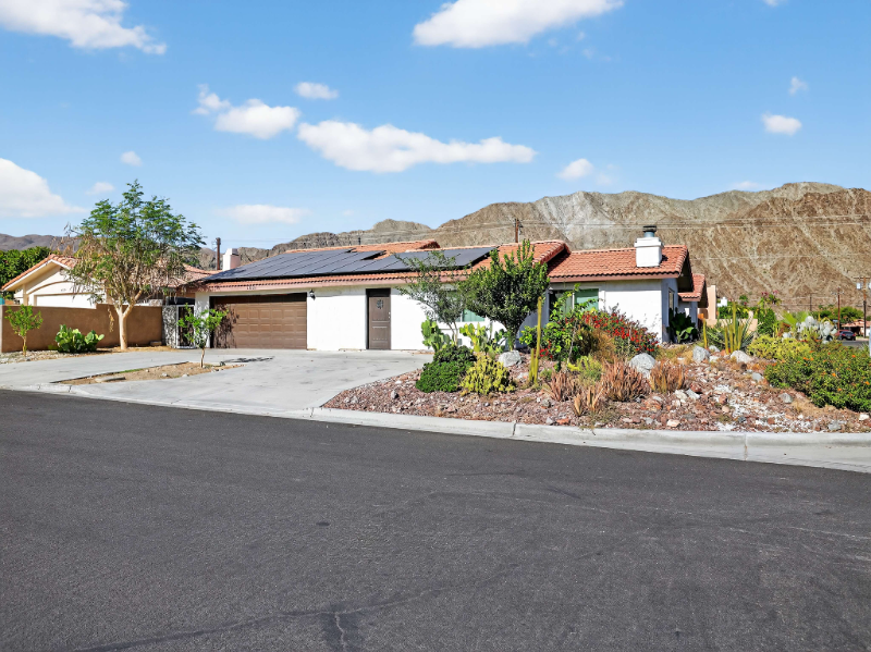 La Quinta House: 52275 Avenida Vallejo