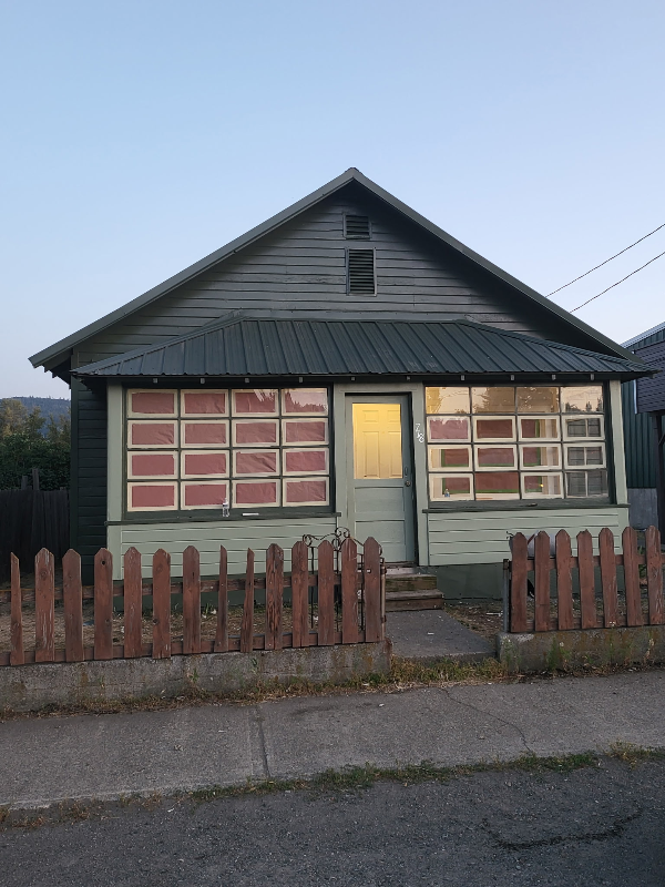 Cle Elum House: 716 E 1st St