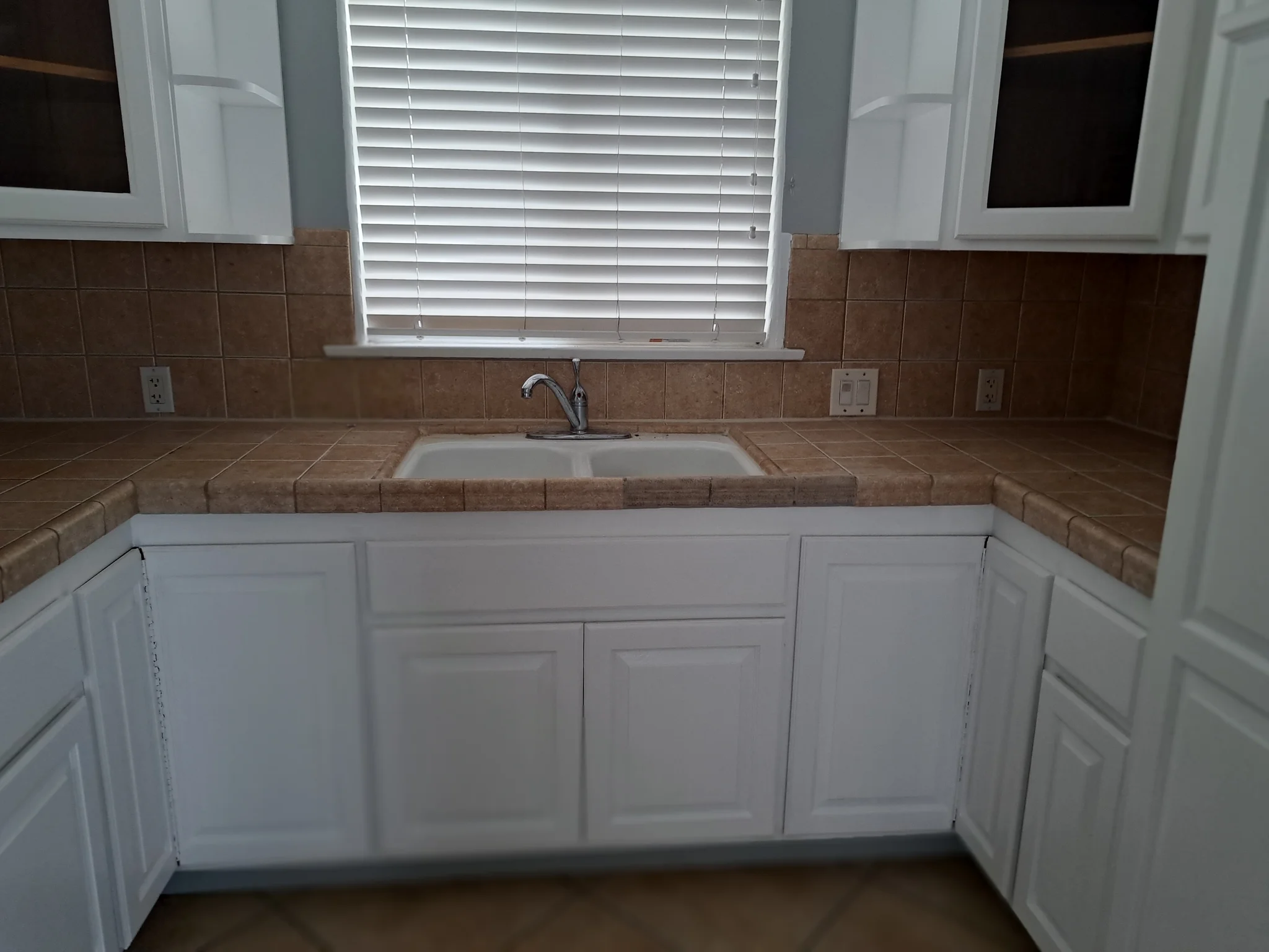 San Pedro Apartment: 664 W. 3rd St. Unit A