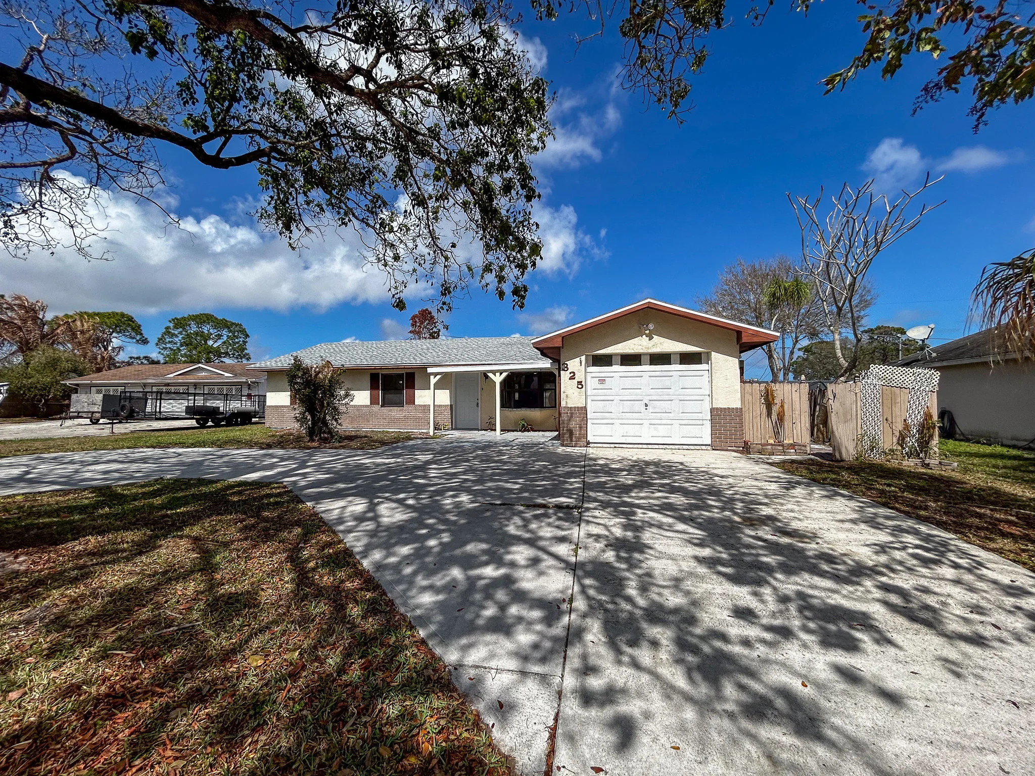 Port Saint Lucie House: 325 NW Rebecca Ave