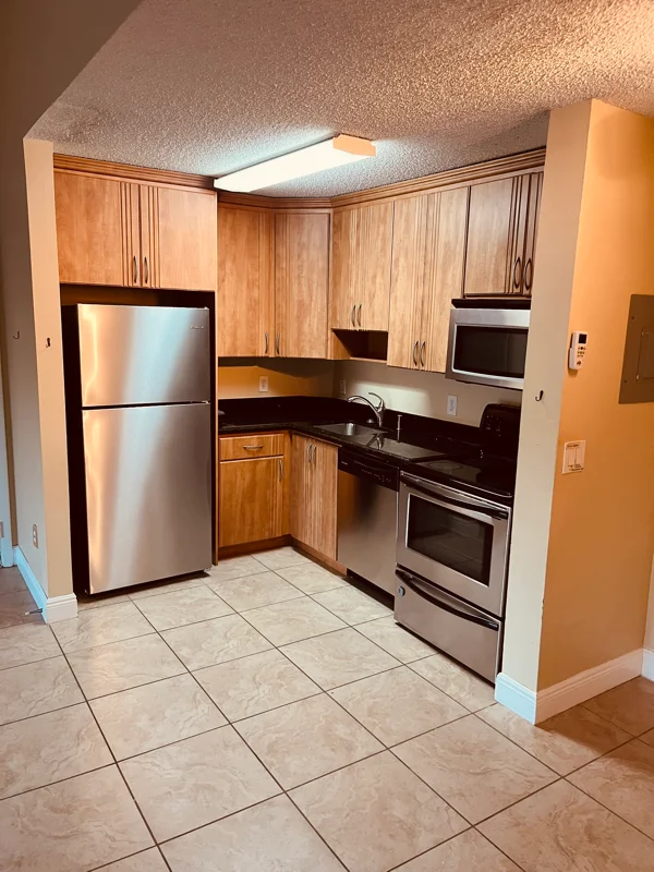 Fort Lauderdale Apartment: 10717 Cleary Blvd