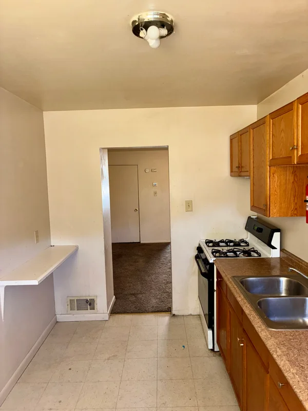 Mc Kees Rocks Townhome: 1124a Dohrman St