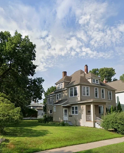 La Crosse Multiplex: 932 Cass St