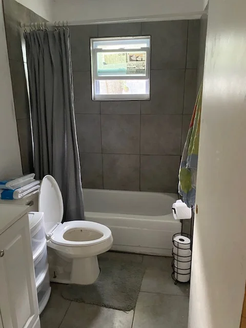 Tampa House: 2022 E New Orleans Ave