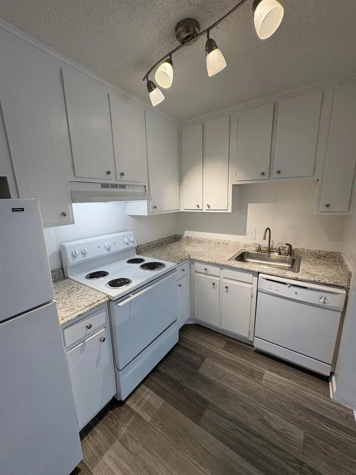 Hermitage Multiplex: 1005 Hickory hill Lane