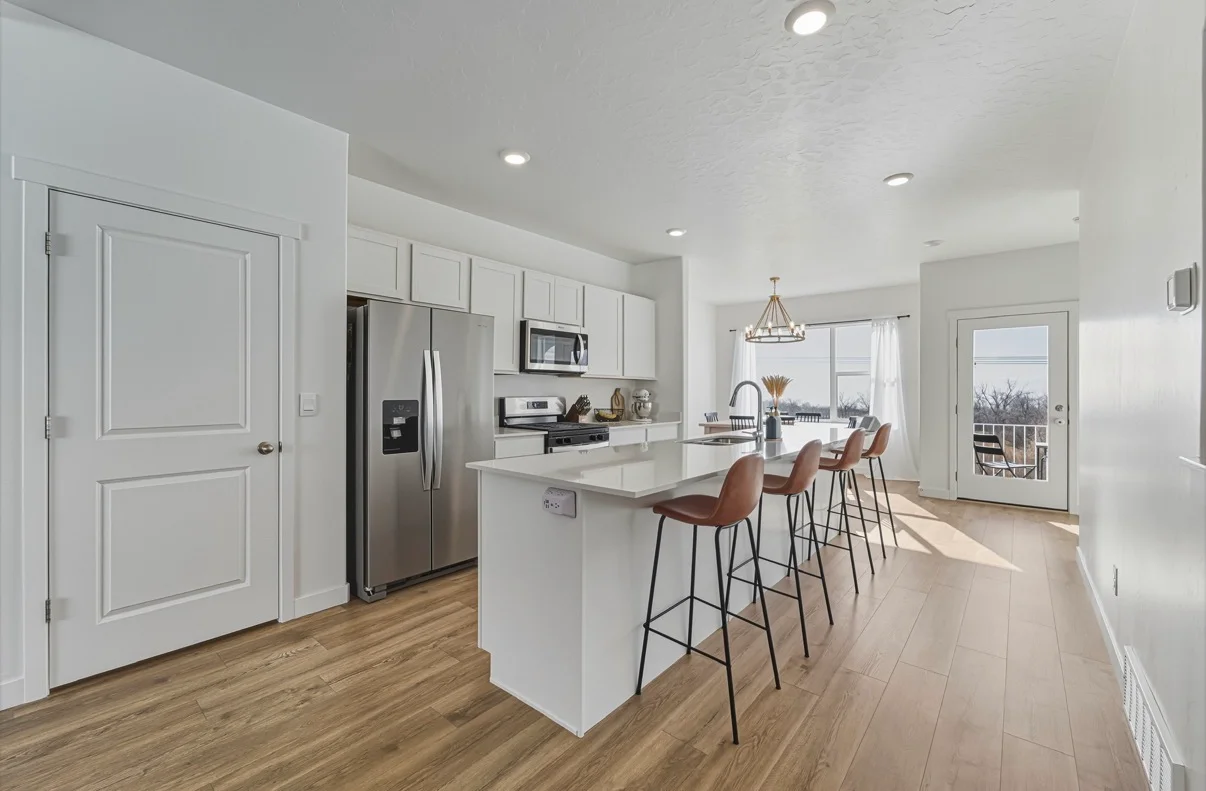 Saratoga Springs Townhome: 1007 E Midship Way