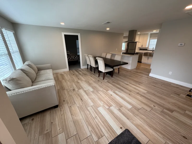 Houston House: 329 East 25th St unit a