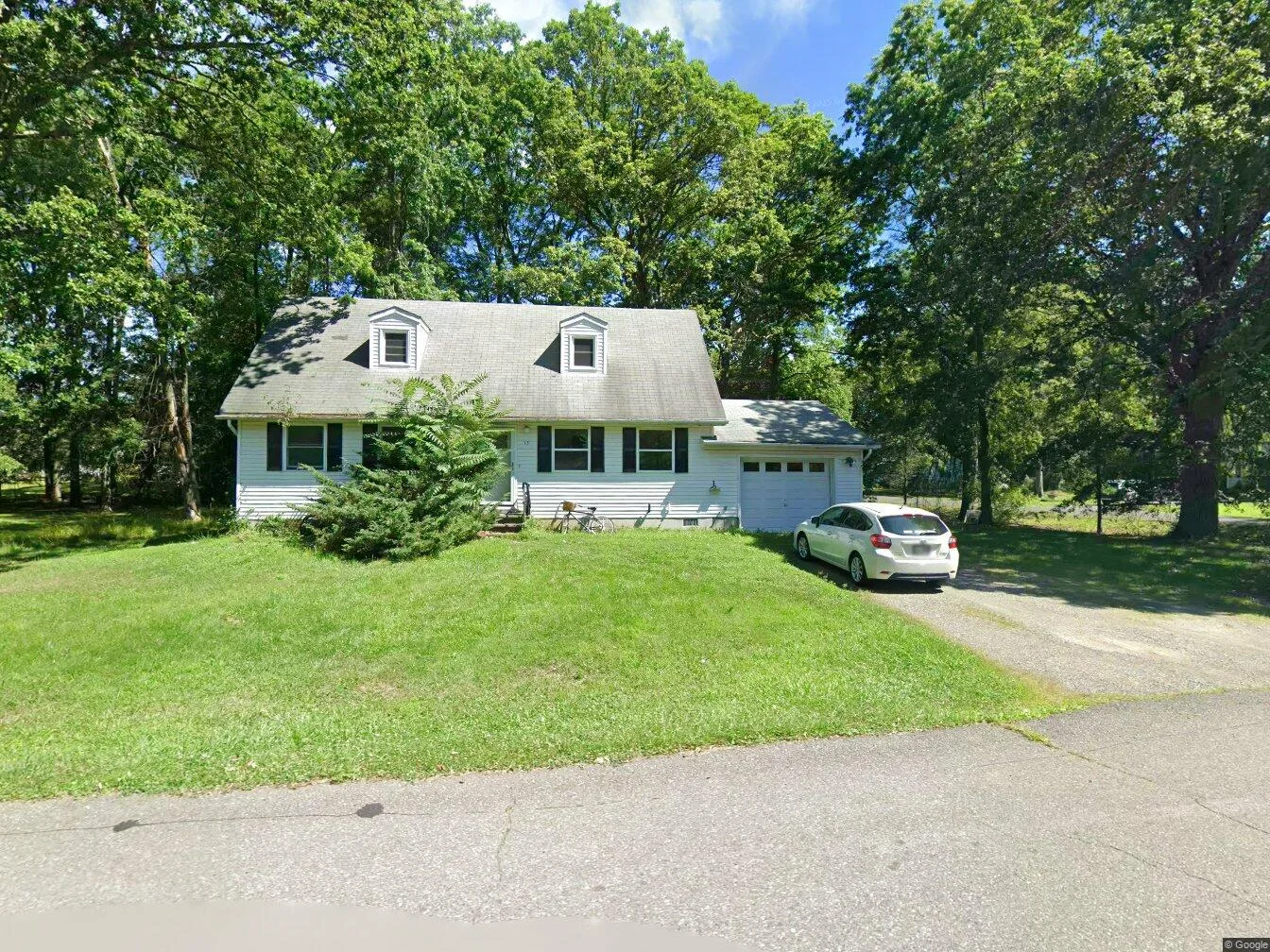 Tivoli House: 13 Memorial Dr