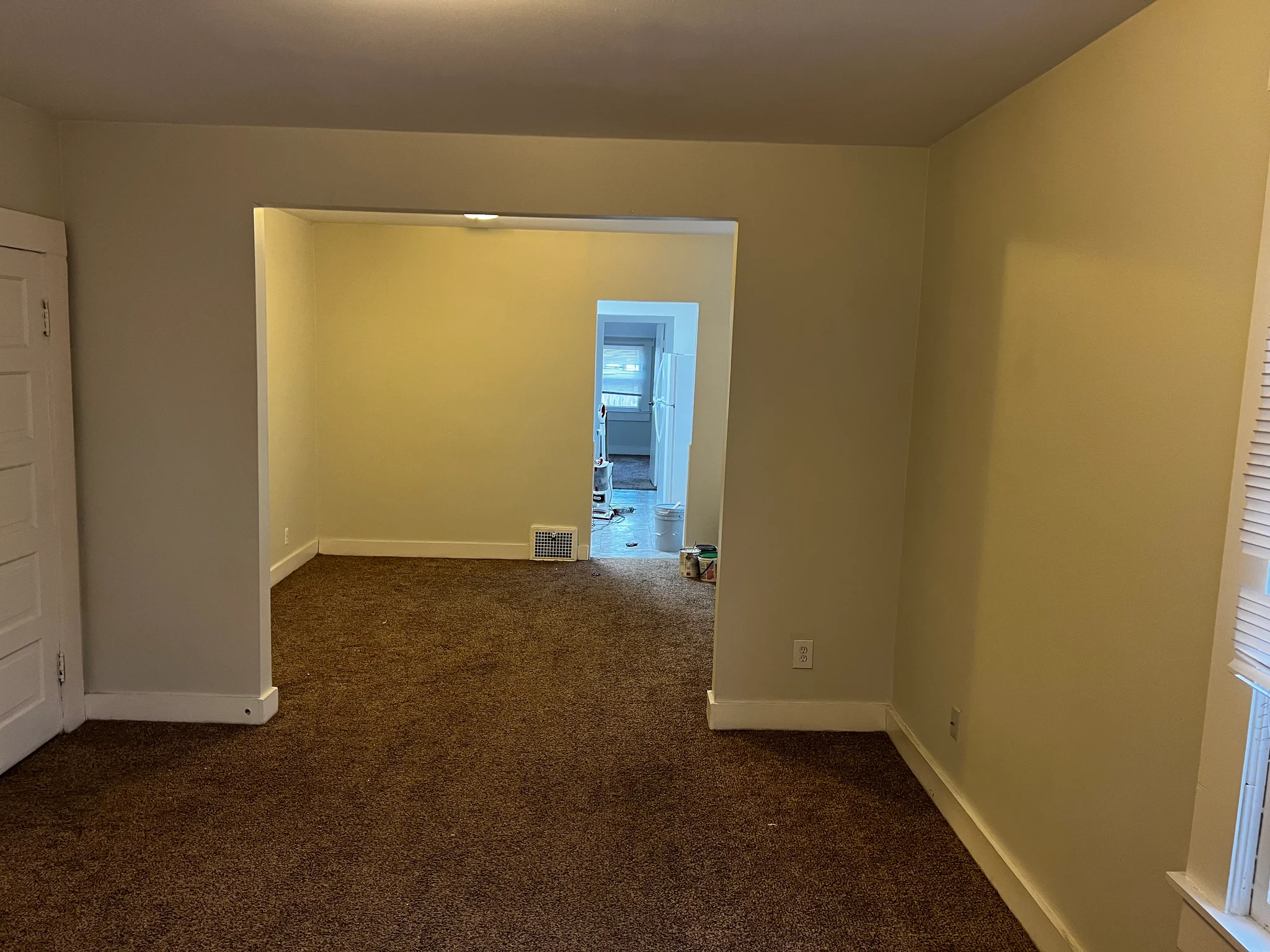 River rouge Apartment: 19 E James st