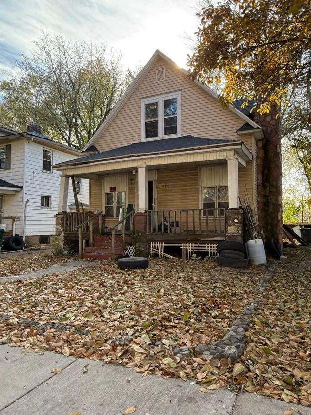 Decatur House: 989 Packard St