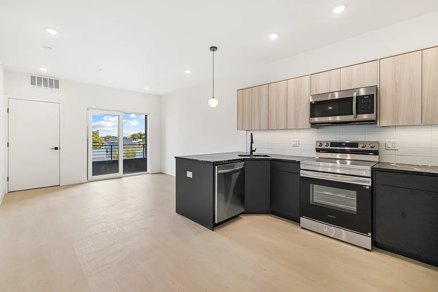 Philadelphia Apartment: 2139 N 10th St