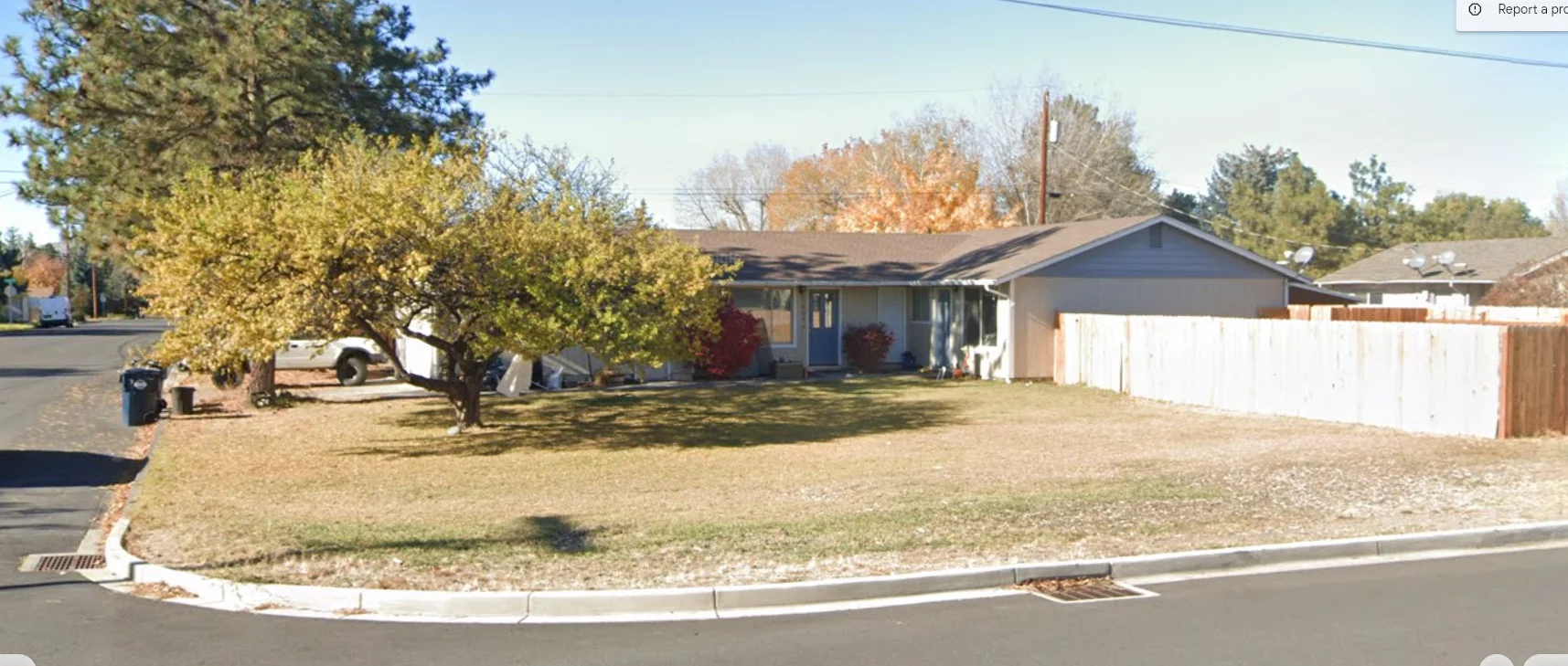 Redmond Multiplex: 1513 SW Pumice Pl