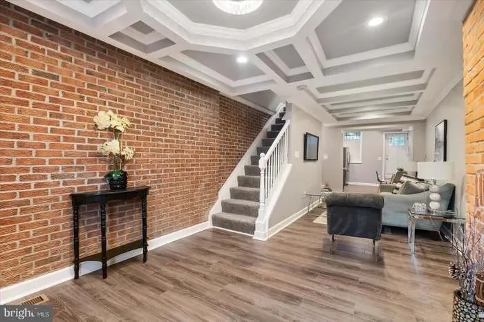 Baltimore Townhome: 1230 W Lombard St