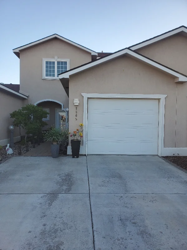 Pasco Townhome: 9805 Mia Ln,