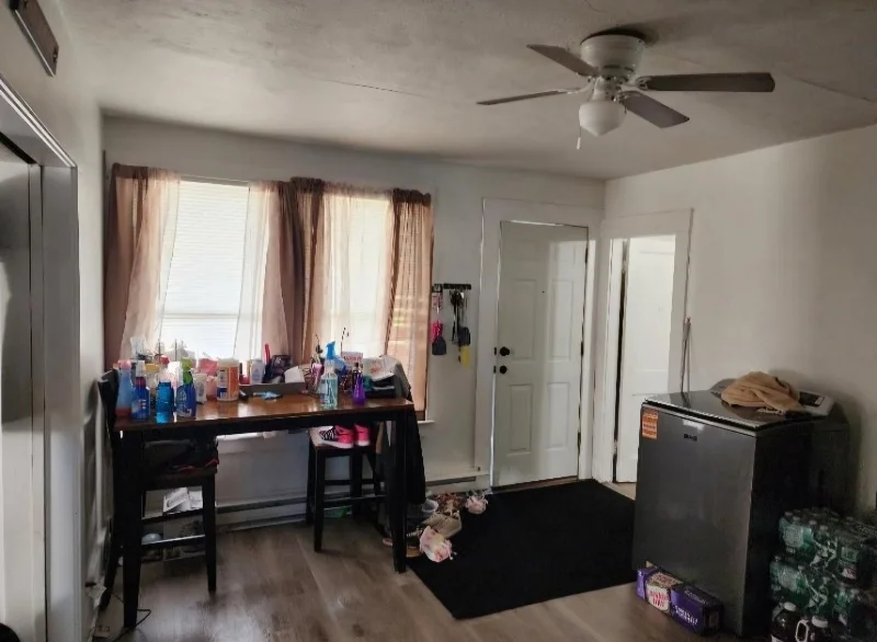 Berlin Apartment: 412 Burgess Street