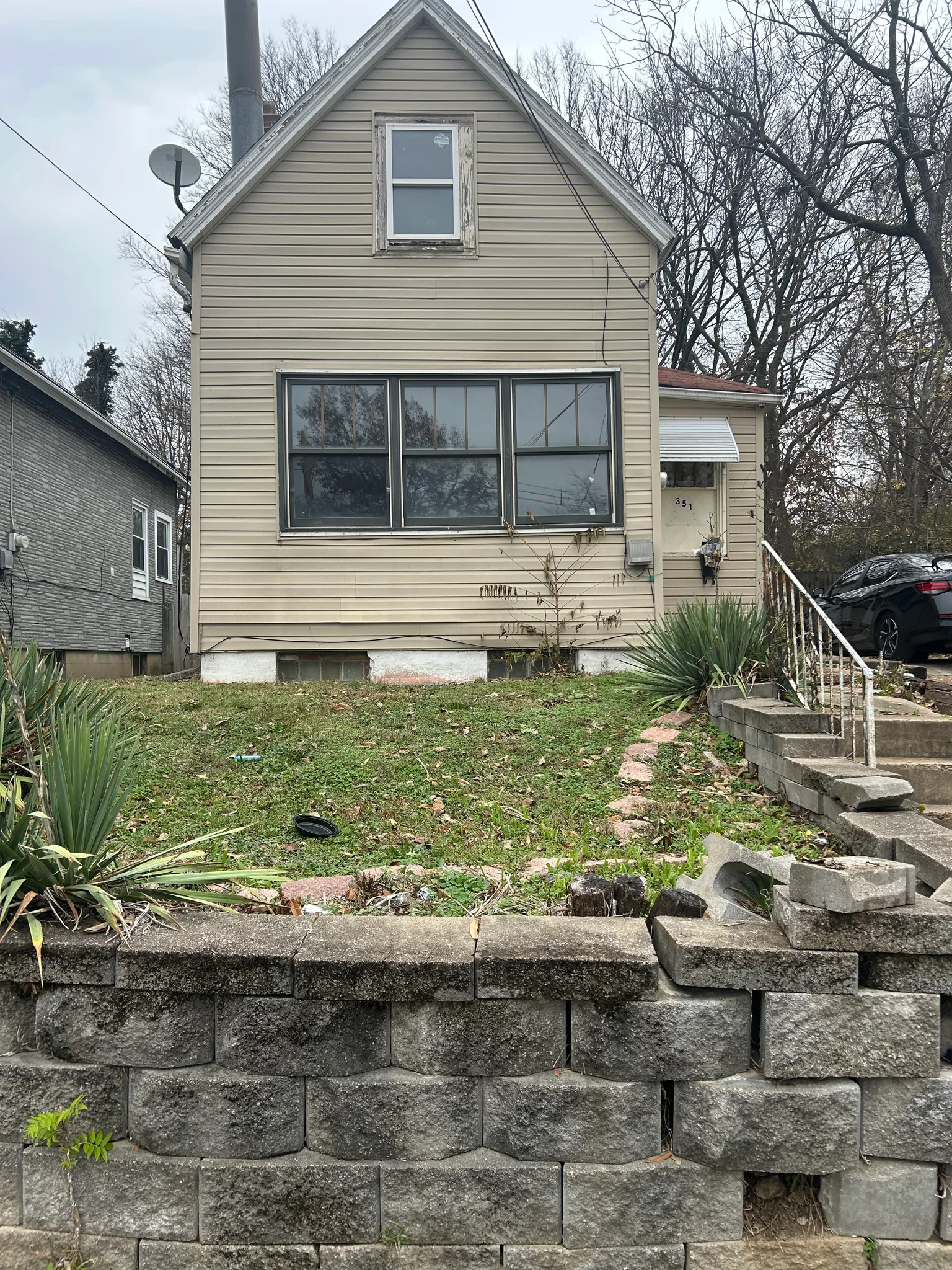 St. Louis House: 351 Lagro Ave