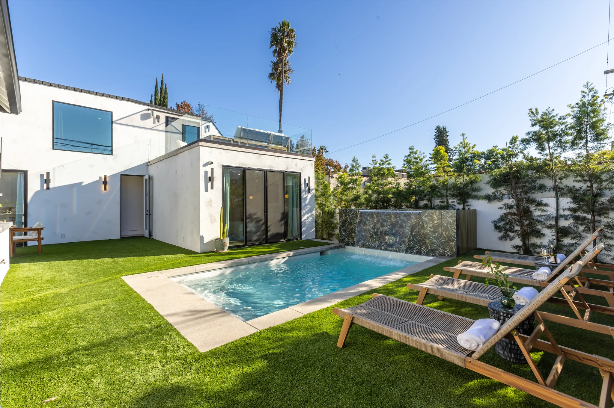 Los Angeles House: 1161 Stearns Dr