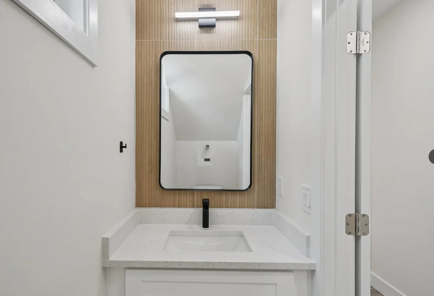 Largo House: 12236 Land St