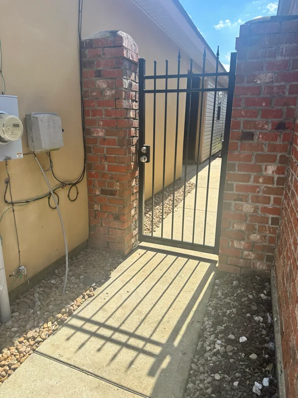 Lafayette House: 207 chimney rock