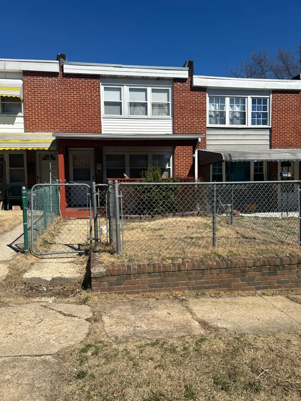 Halethorpe Townhome: 2764 Yarnall Rd